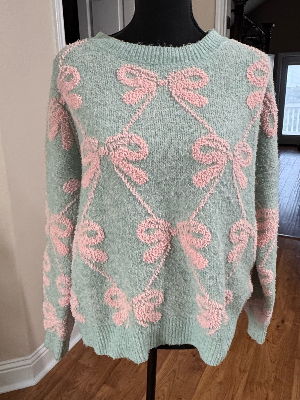 Threaded leaf Mint Green Sweater Pink Bow